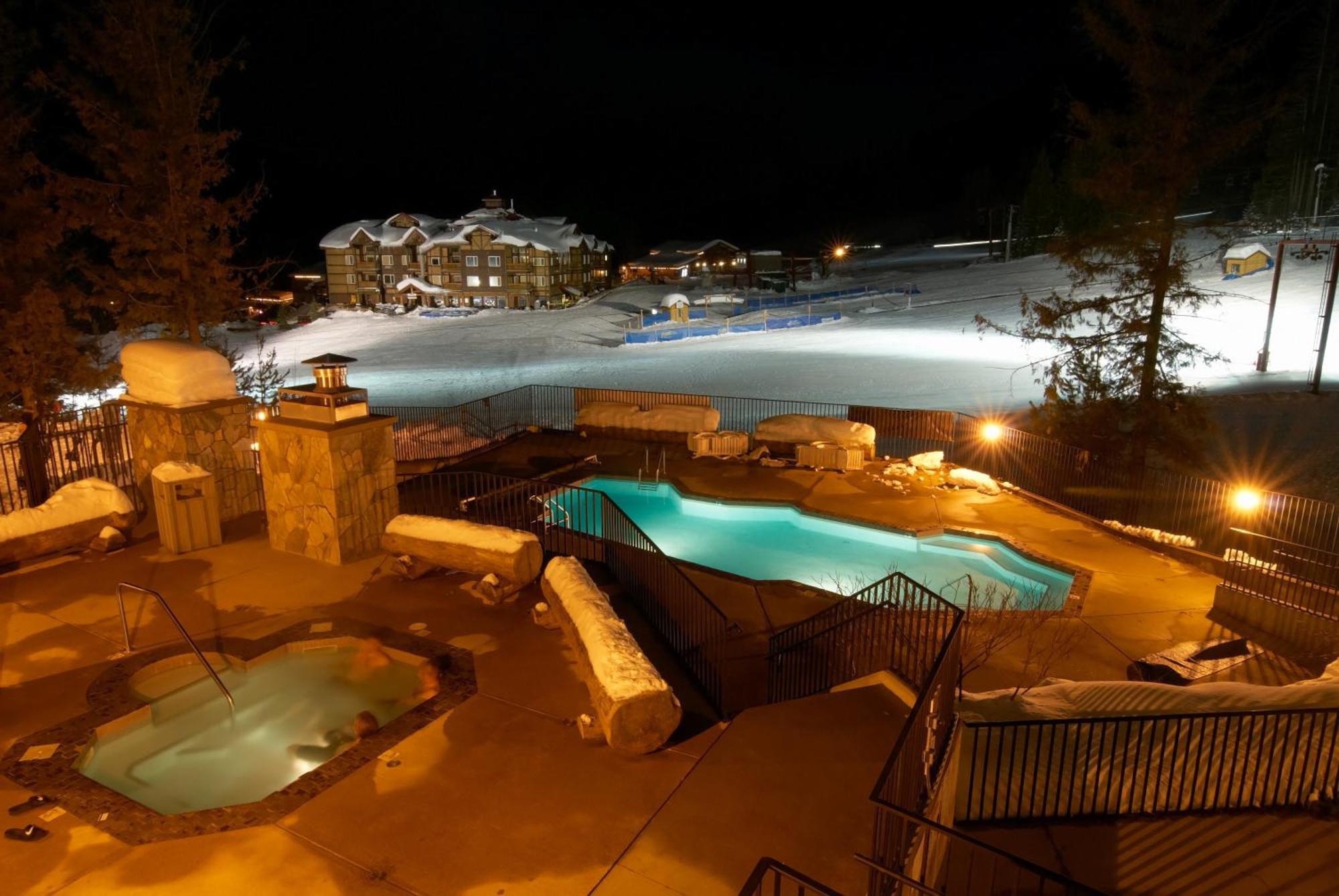 Snow Creek Lodge By Fernie Lodging Co Exterior foto